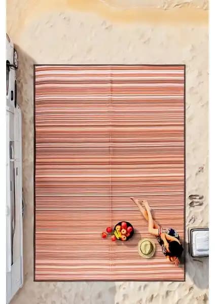 Melaris ve Konfor Halı Karşılaştırması: Plaj ve Kamp İçin En İyi Seçenekler