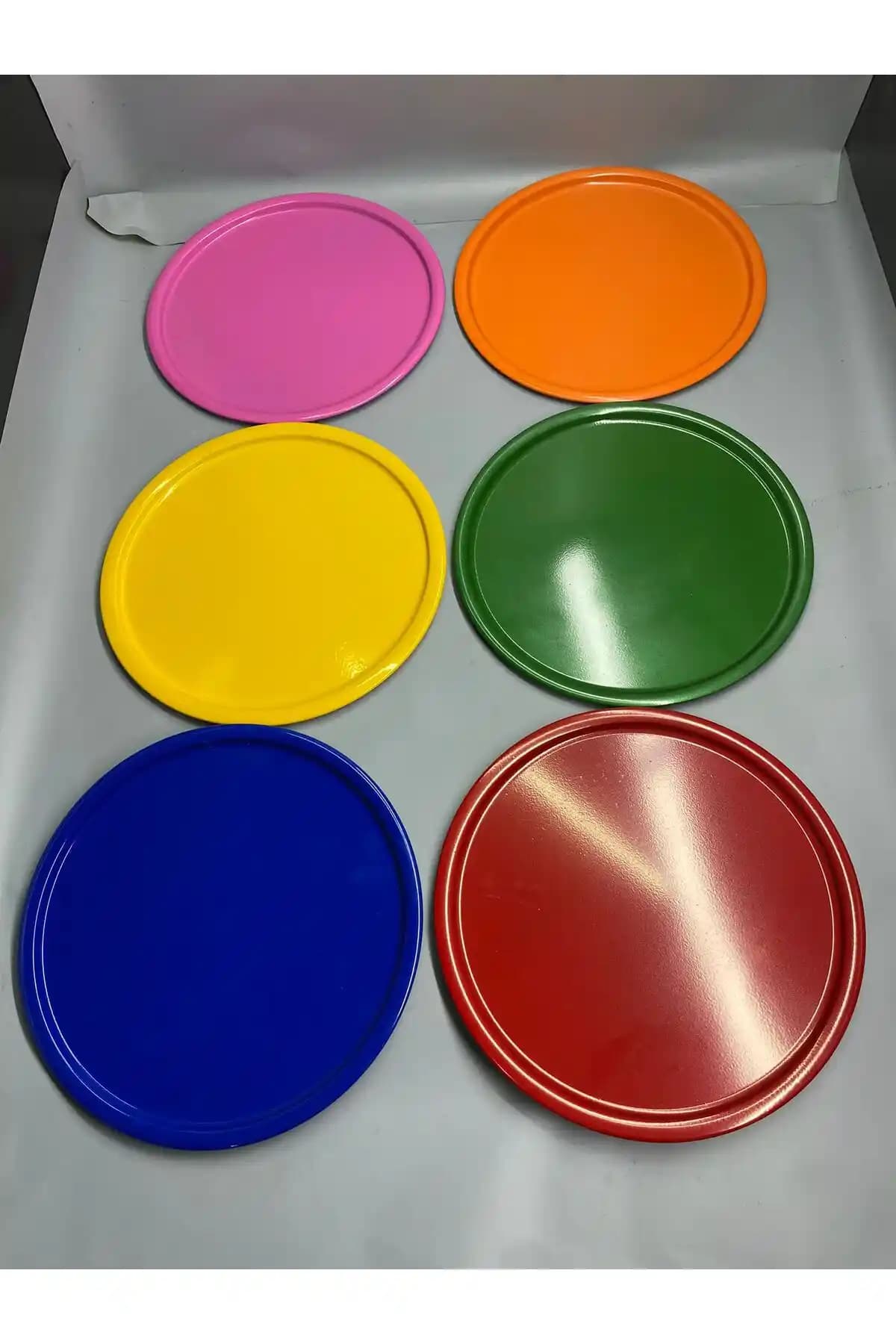 Mira Züccaciye 6'lı Renkli Metal Tepsi Seti 30 cm Dekoratif ve Çok Yönlü Kullanım