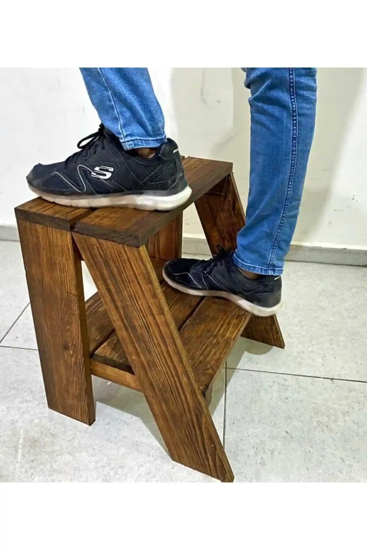 NATURAL WOOD WORK Ahşap Tabure ve Merdiven: Doğal ve Dayanıklı Tasarımın Öne Çıkan Parçası