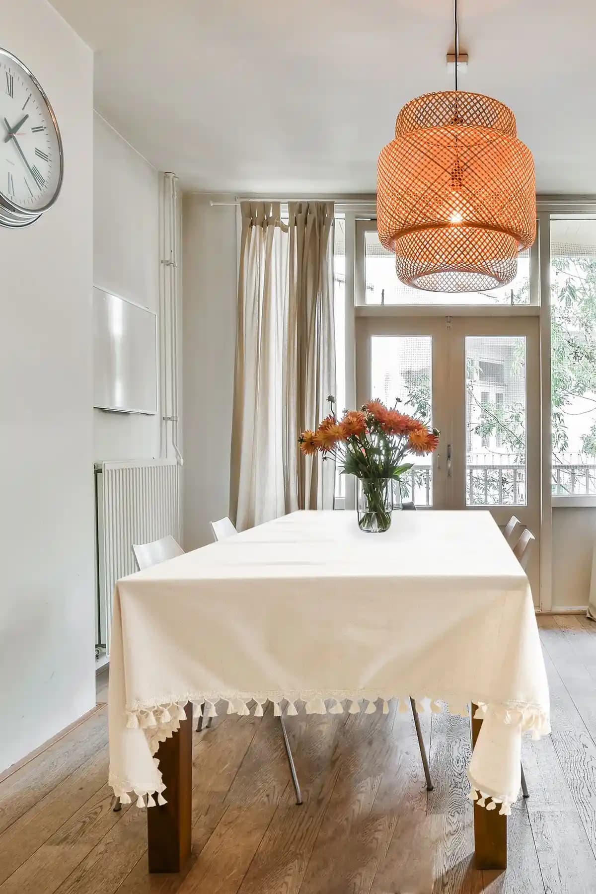 NDC HOME Organik Ham Keten Krem Ponponlu Masa Örtüsü: Doğal ve Şık Dekorasyon İçin Uygun