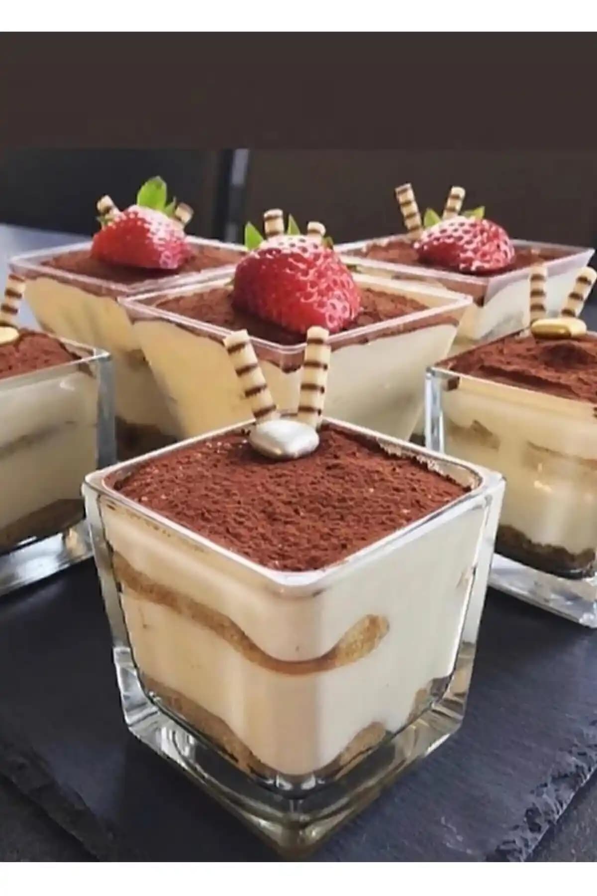 Paşabahçe Battal Boy Cam 6'lı Kare Magnolia Dondurmalık Seti Estetik ve Fonksiyonellik Bir Arada