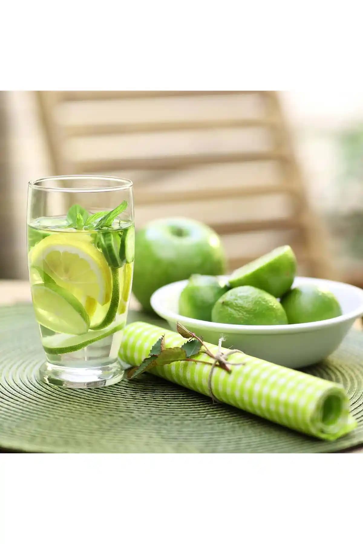 Roma Cam Meşrubat Bardağı: Estetik ve Fonksiyonelliği Bir Arada Sunan Şık Tasarım