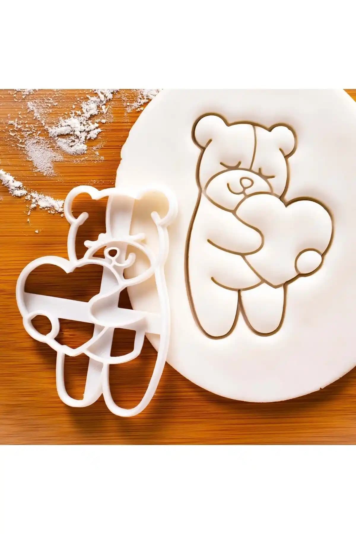 Sevimli Kalp ve Ayı Figürlü Kurabiye ve Şeker Hamuru Kalıbı - Dayanıklı ve Güvenli Tasarım