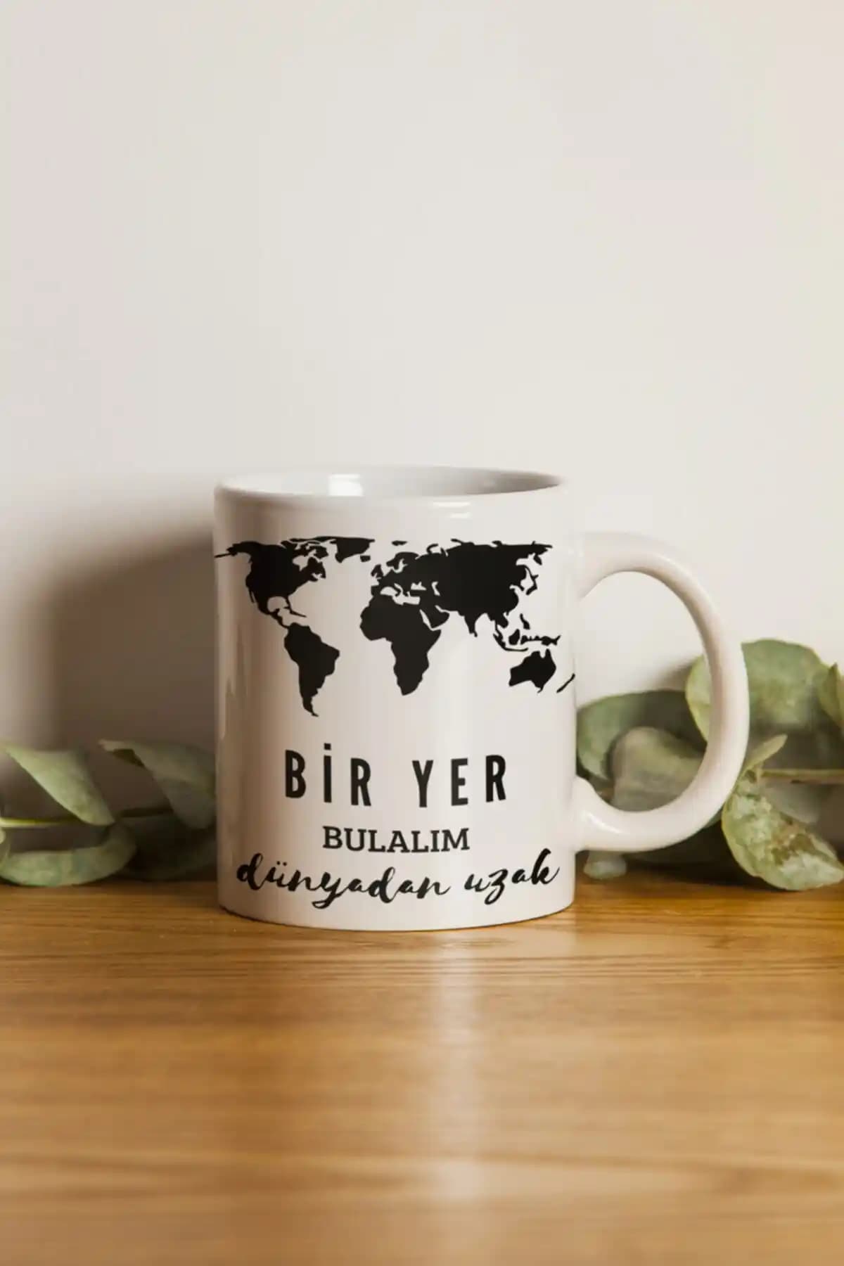 Uzak Temalı Seramik Kupa Bardak Sevgililer Günü İçin Şık ve Dayanıklı Tasarım