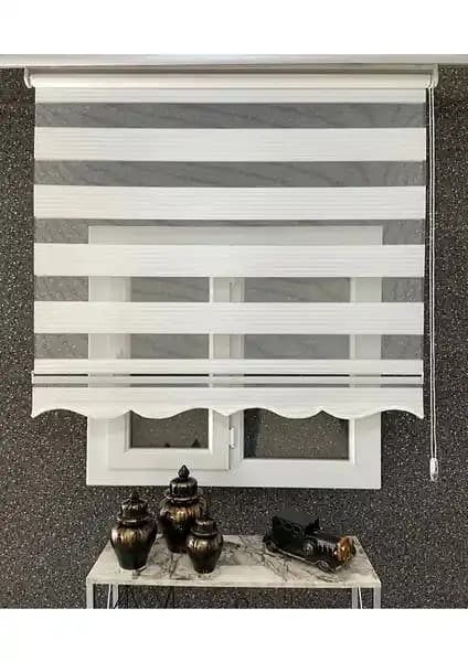 Zebra Perde Karşılaştırması: Ekru Geniş Pliseli ve Beyaz Pliseli Modellerin Özellikleri