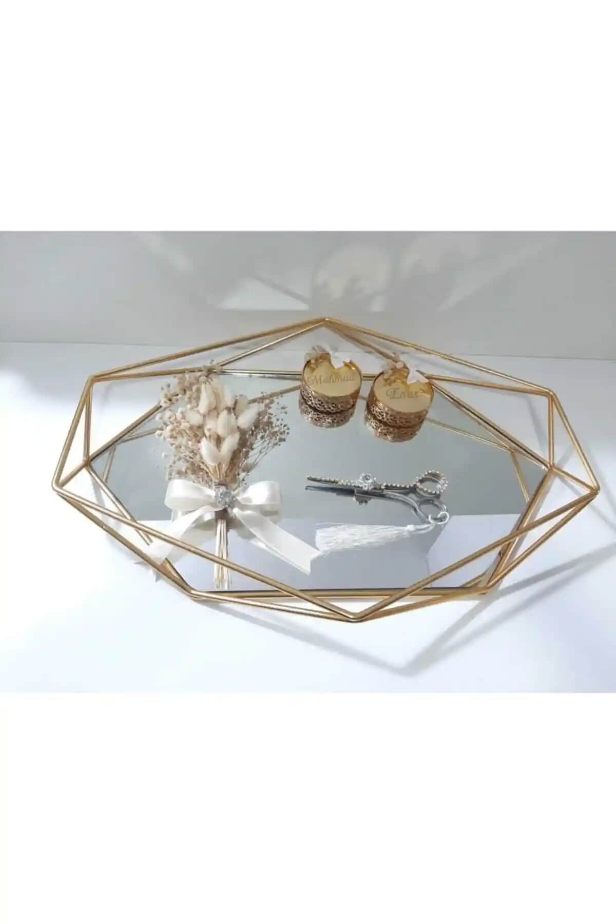 Aker Hediyelik ve Masalsı Concept Söz Nişan Tepsileri Karşılaştırması ve Özellikleri