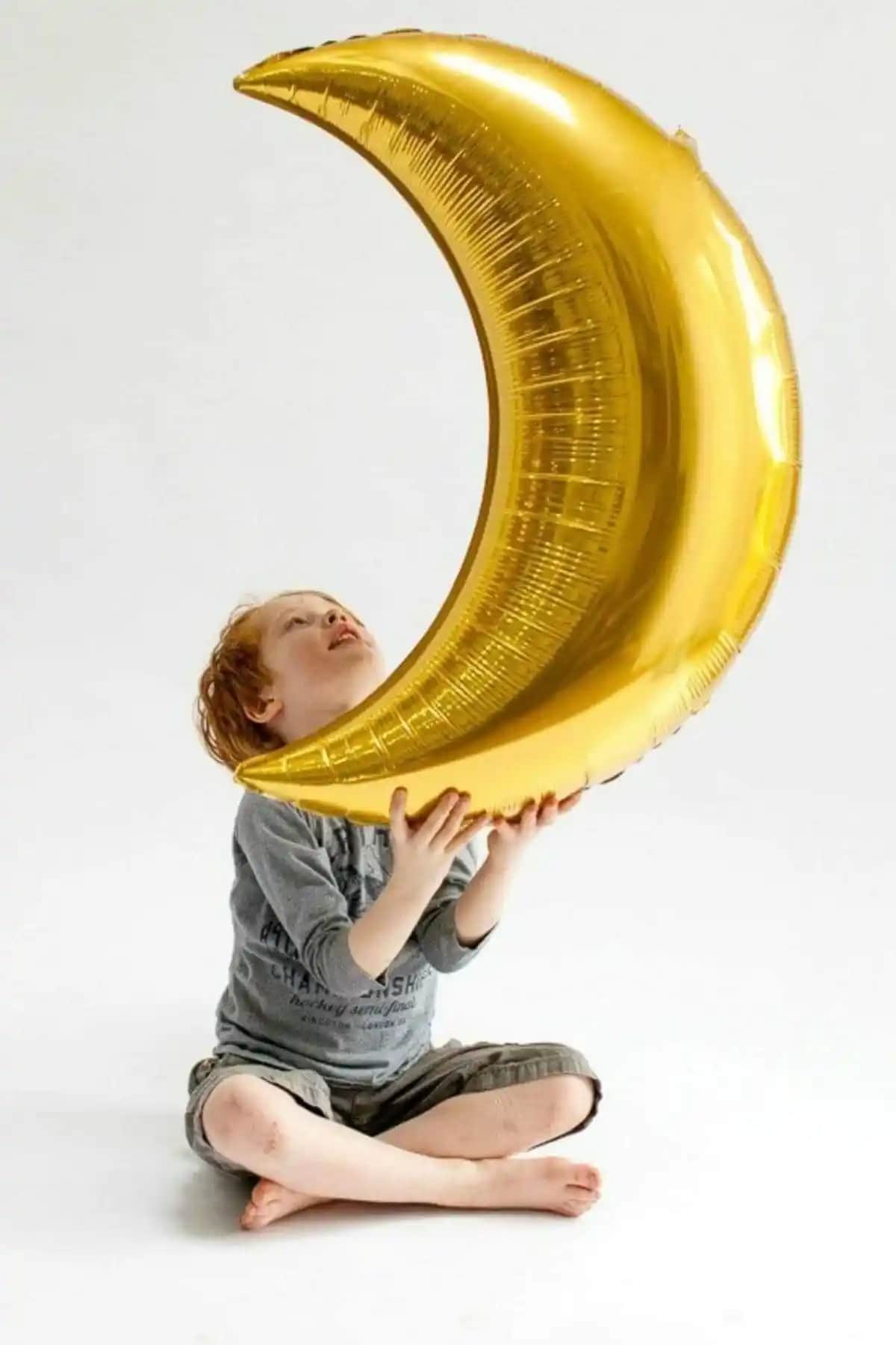 Altın Renkli Hilal Ay Folyo Balonuyla Ramazan ve Dini Kutlamalar İçin Şık Dekorasyon Seçeneği