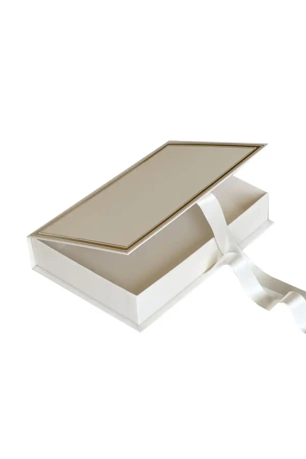 Ambalaj Hikayeleri Bej Kitap Kutu: Şık ve Dayanıklı Depolama Çözümü