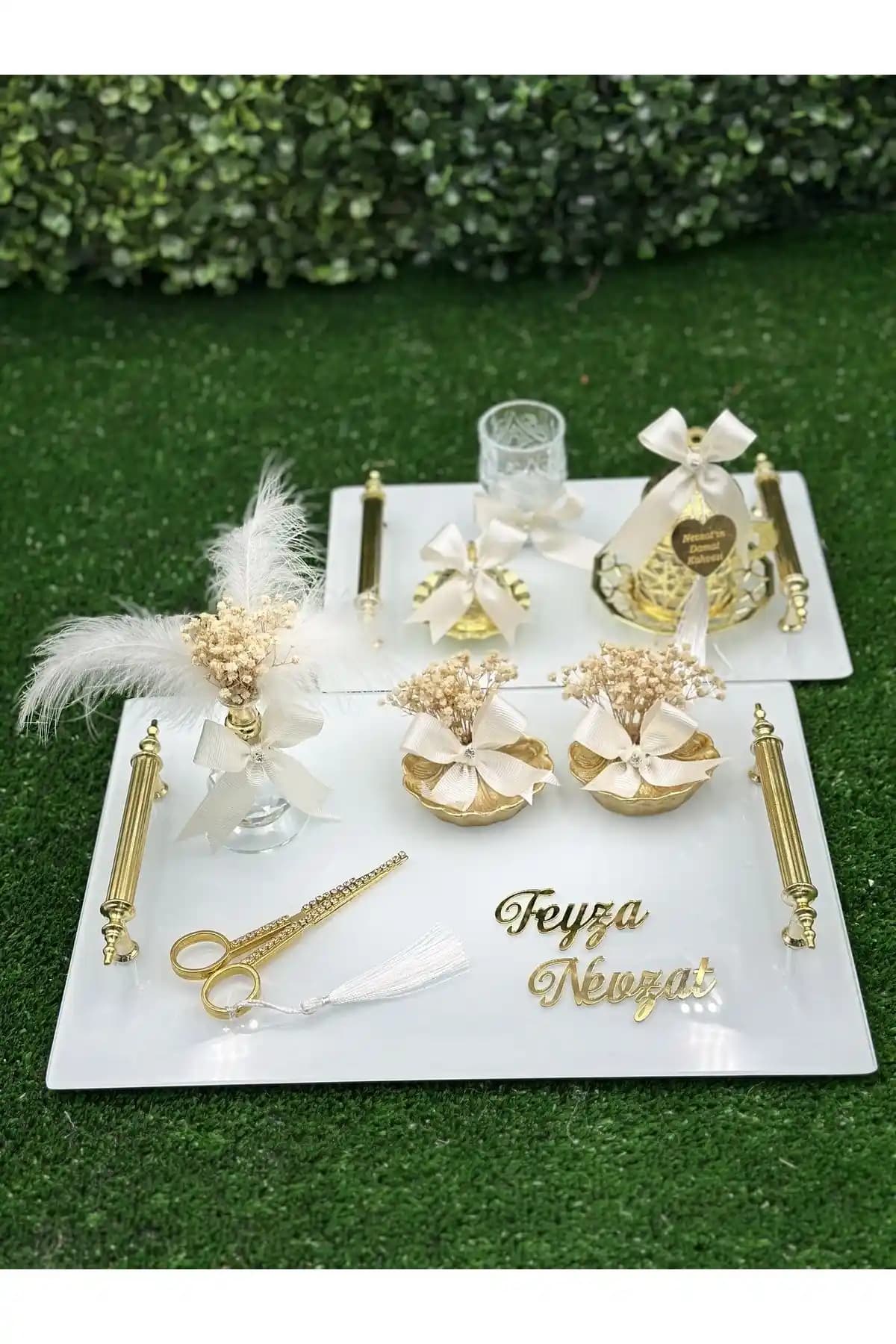 Aşir Hayal Kulp Camlı Tepsi: Estetik ve Çok Amaçlı Kullanım için Modern Tasarım