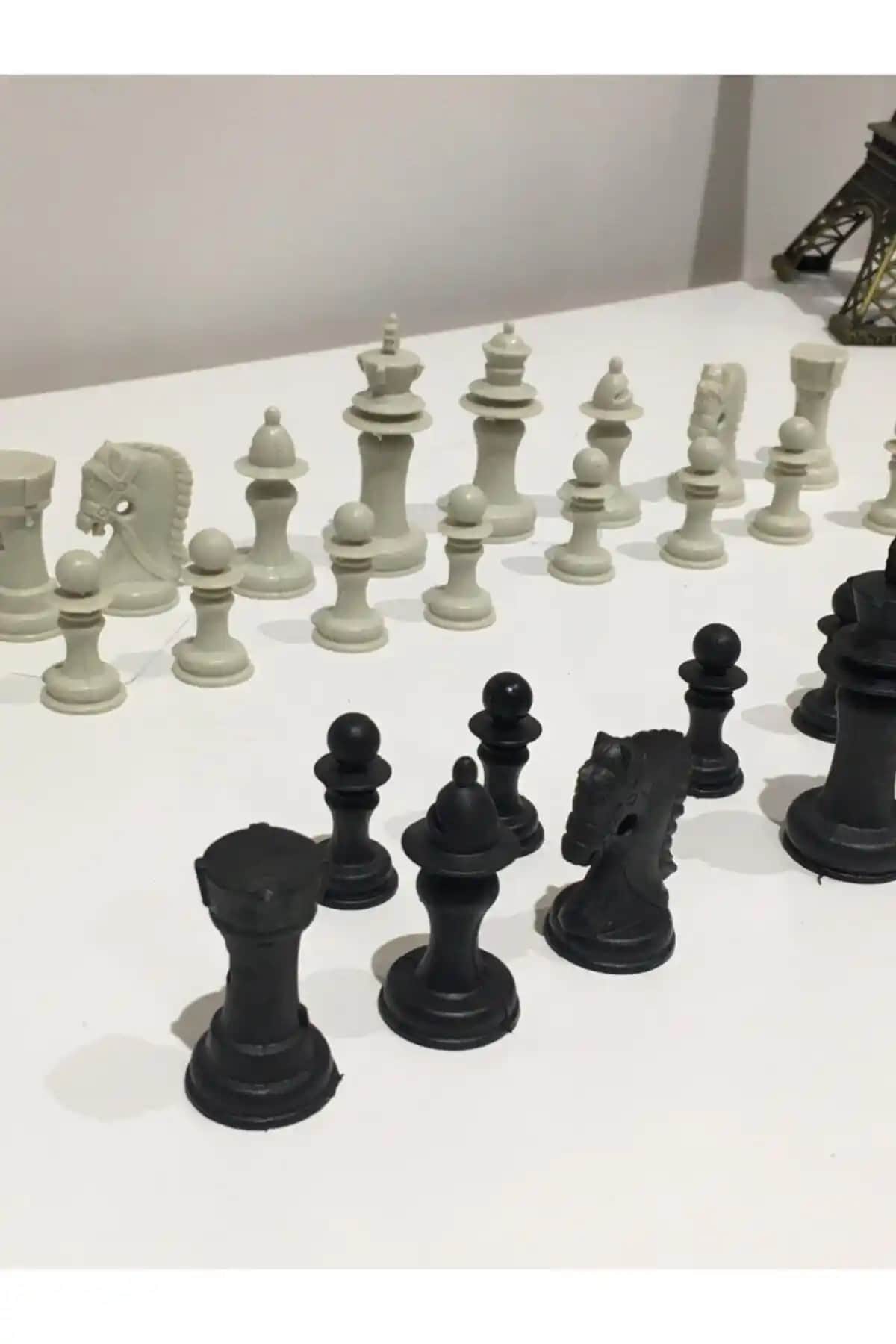 Baktüğ Plastik Satranç Taşı: Dayanıklı ve Ergonomik Oyun Seti Özellikleri