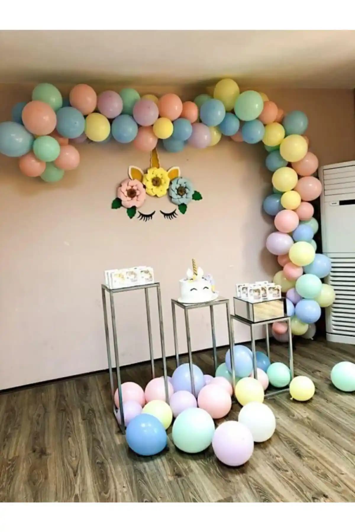 BalonEvi Unicorn Konsept Makaron Balon ve Zincir Balon Aparatı ile Şık ve Renkli Parti Dekorasyonu