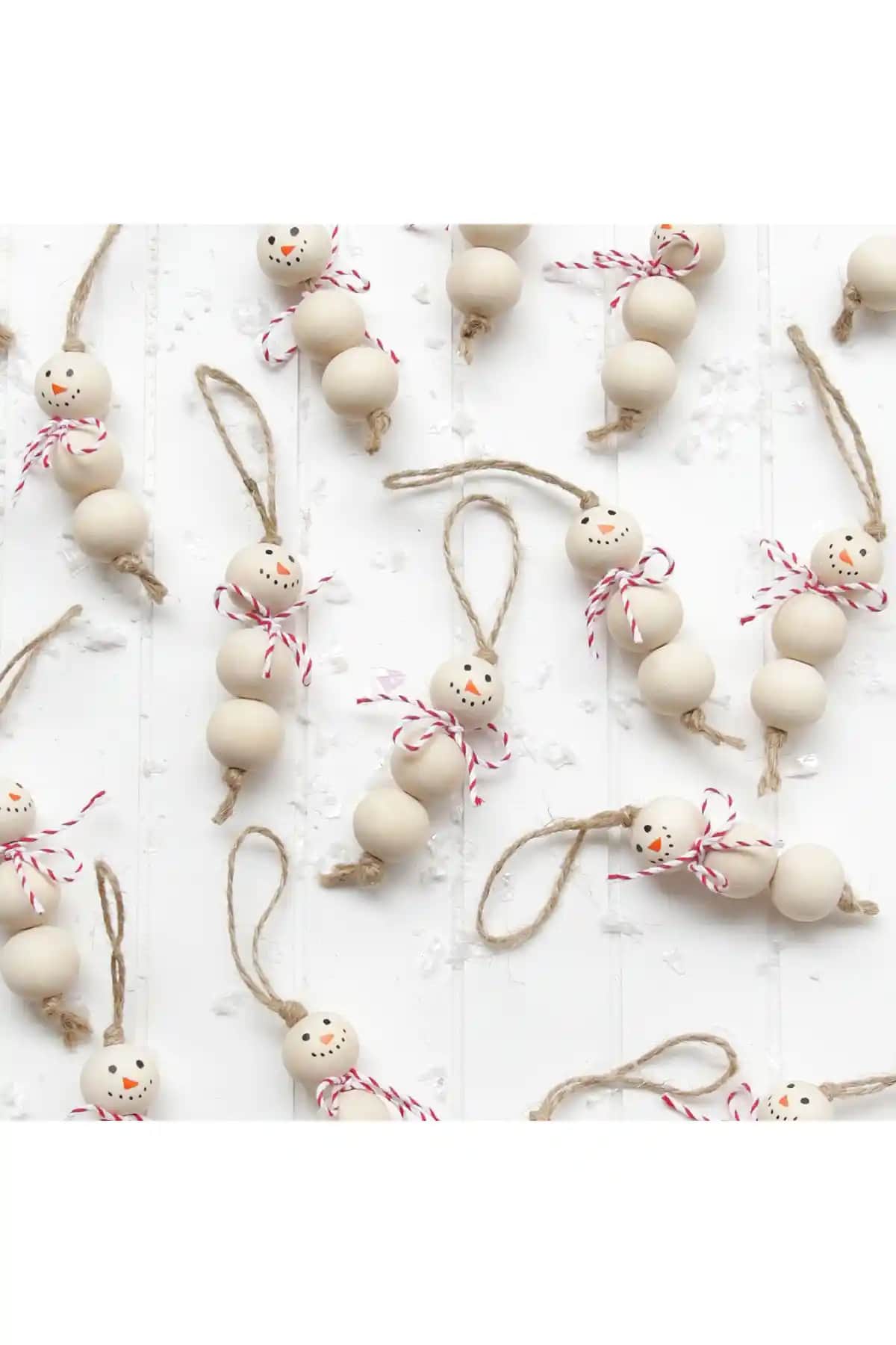 Bimotif Kardan Adam Yılbaşı Süsü: Renkli ve Dayanıklı Dekorasyon Seçeneği