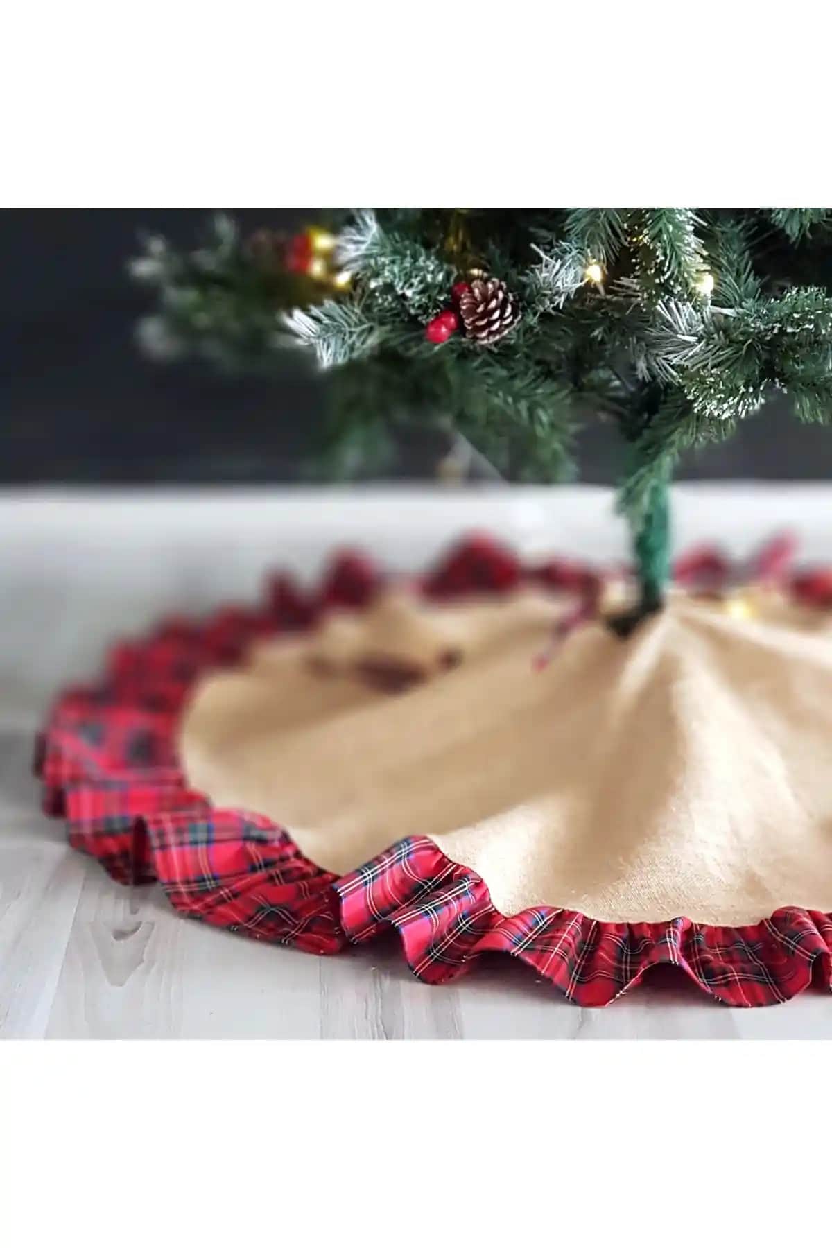 Bimotif Yılbaşı Çam Ağacı Örtüsü: Renkli ve Dayanıklı Dekorasyon Ürünü