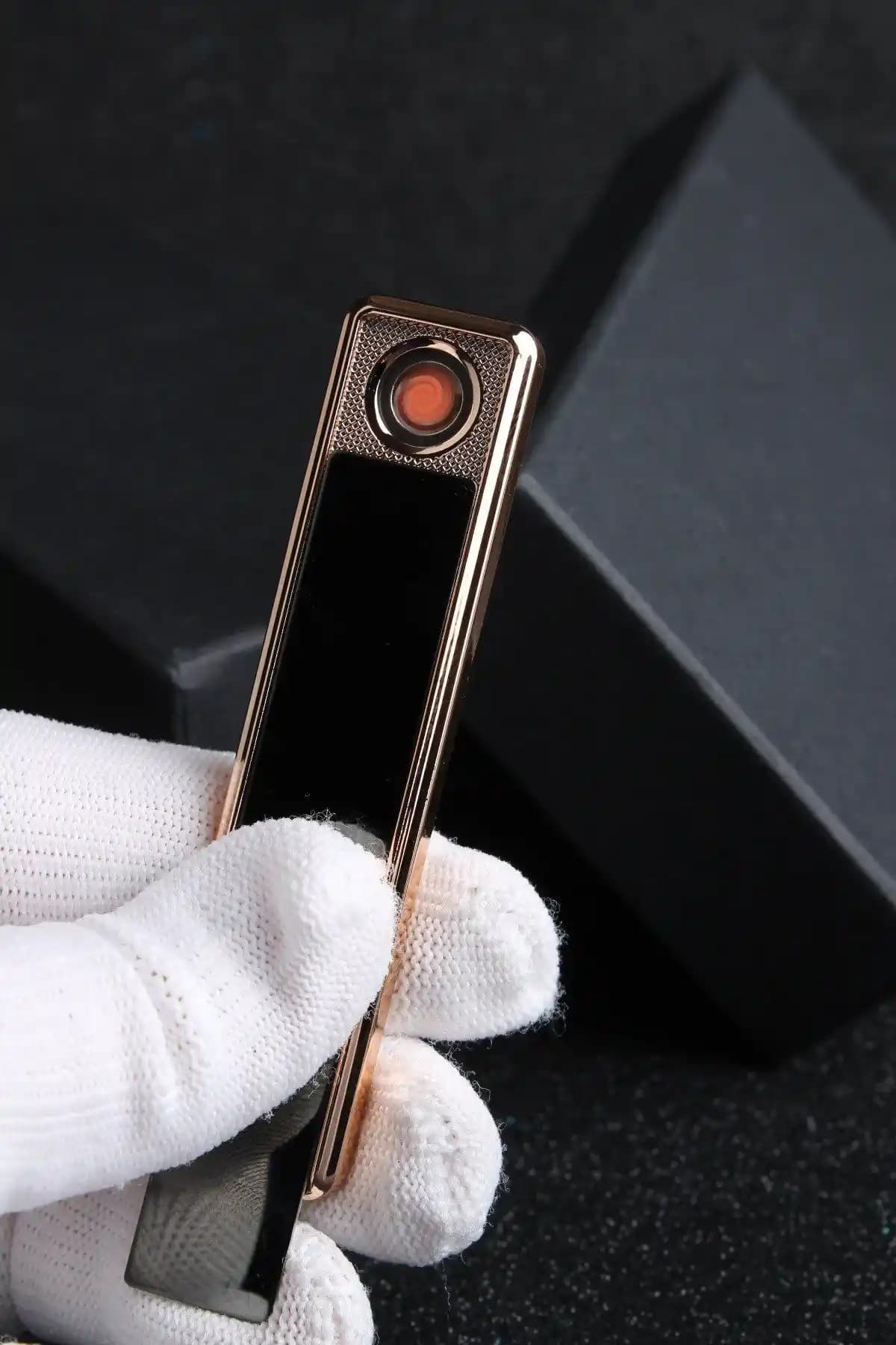 By Marine Siyah ve MIL SWIPE Kişiye Özel Baskılı Alevsiz Çakmak Karşılaştırması