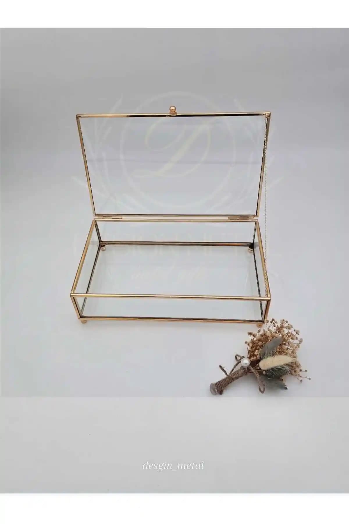 Cam Kutu 25x15 cm Gold Renkli Hediyelik Çikolata Kutusu Şık ve Güvenli Saklama İçin