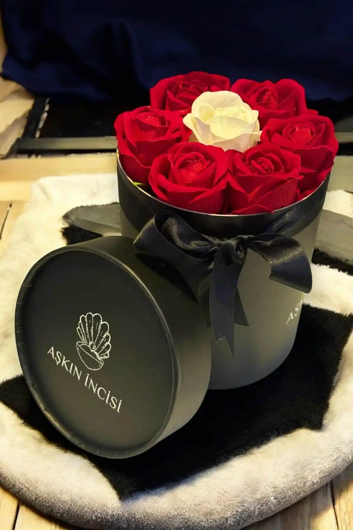 Capsule ve Gelin Çiçeği Karşılaştırması: Hangi Hediye Seçeneği Daha Uygun