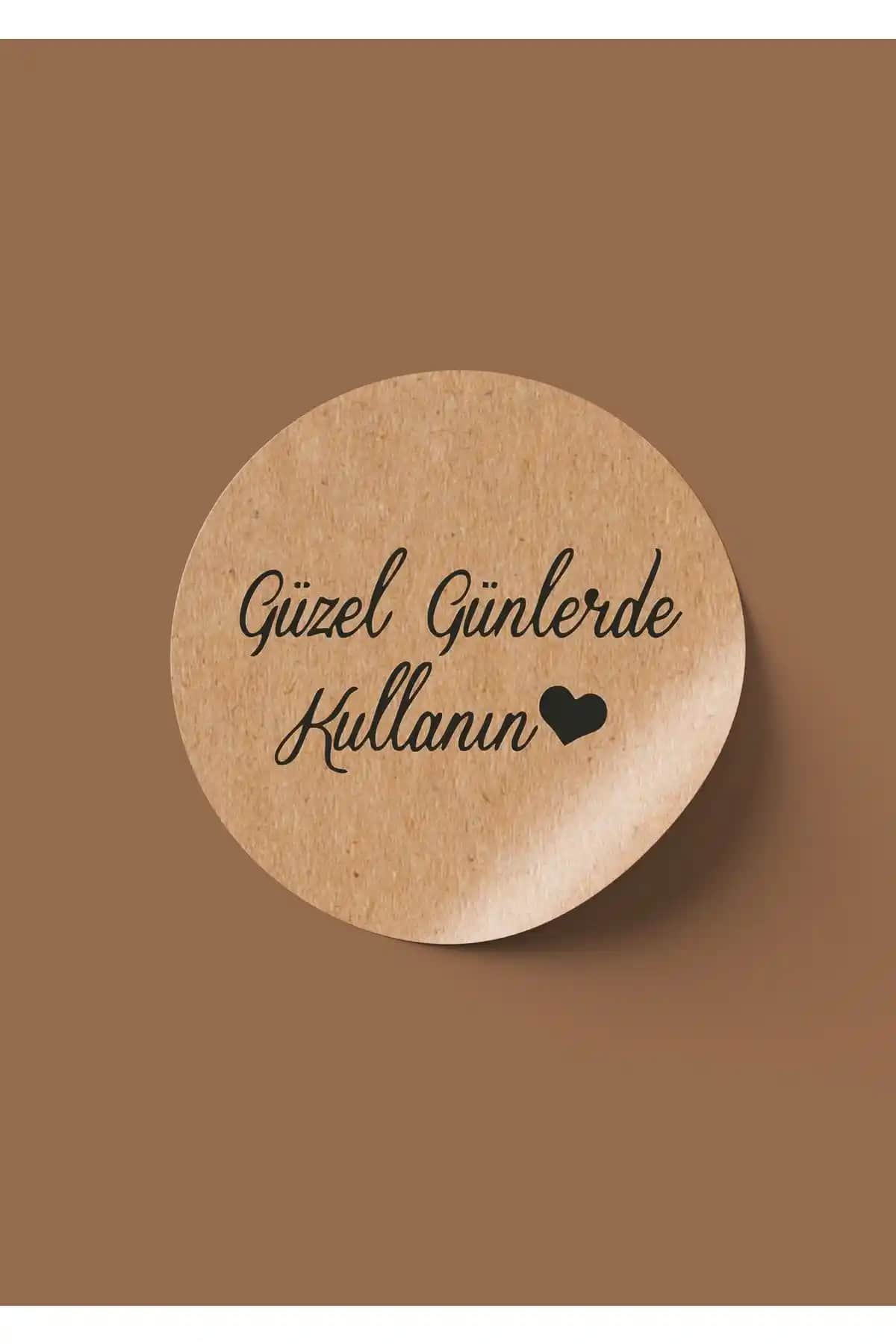 Foldart Kuşe Sticker Paketleme ve Kargo Etiketi: Dayanıklı ve Estetik Çıkartma Çözümü