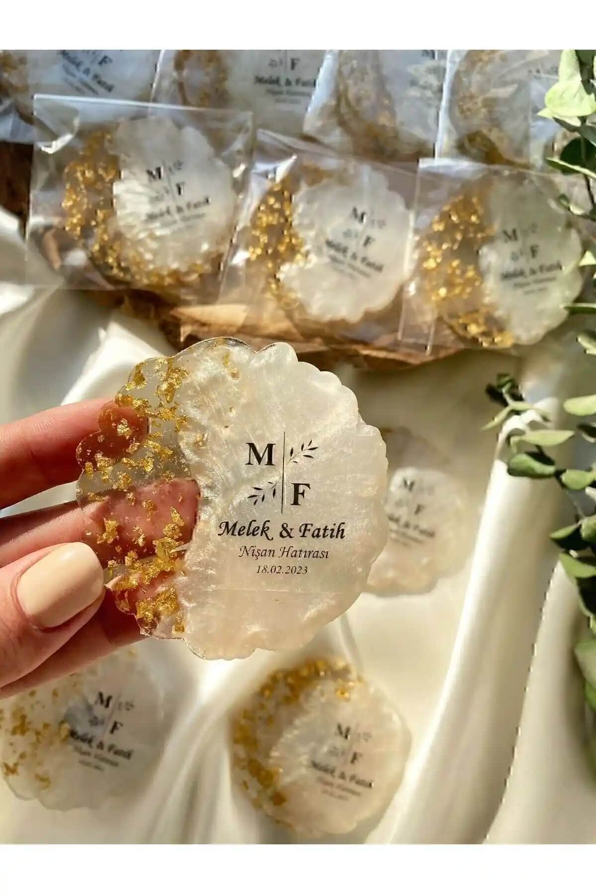 Gami Handmade ve Merkez Hediyelik Epoksi Magnetler Karşılaştırması