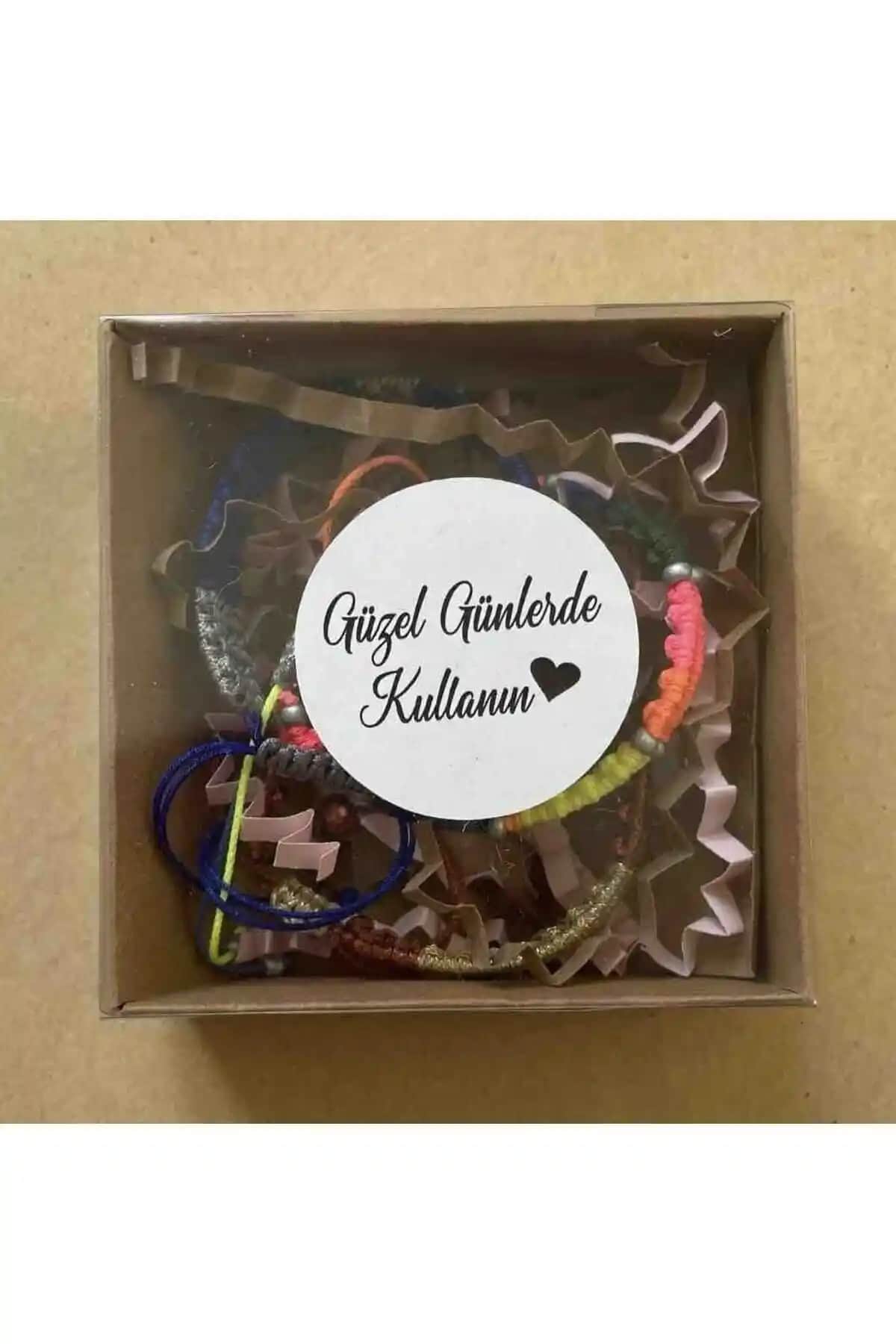 Genel Markalar Kuşe Sticker Seti 78 Adet 4x4cm Pratik ve Dekoratif Kullanım İçin