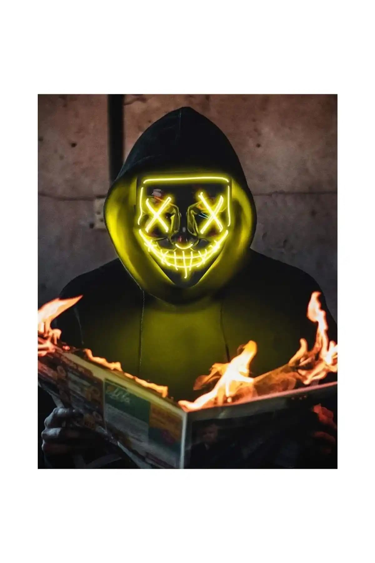 Halloween Maskeleri Karşılaştırması: LED Işıklı Neon Maskeler ve Özellikleri