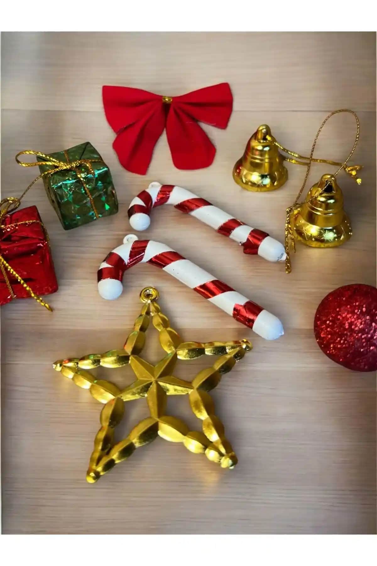 Happyland Yılbaşı Süsleme Seti ve Kırmızı Topu Karşılaştırması: En İyi Seçenekleri Belirleyin