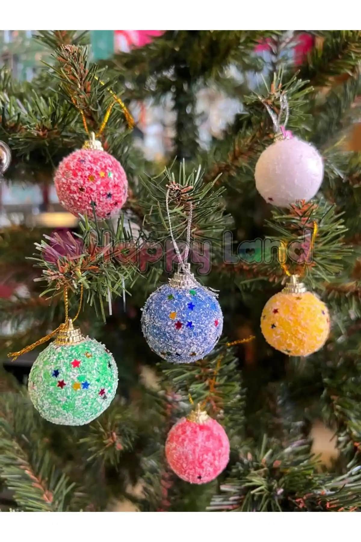Happyland Yılbaşı Süsleri Karşılaştırması: Renkli Köpük Topları ve Şeker Kaşığı Süsleri