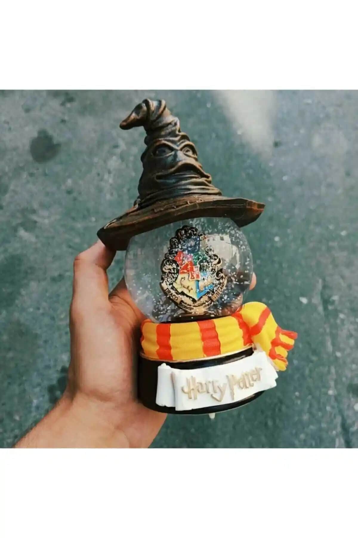 Harry Potter ve TeknoClass Kar Küresi Karşılaştırması: Kış Dekorasyonu ve Hediye Seçenekleri