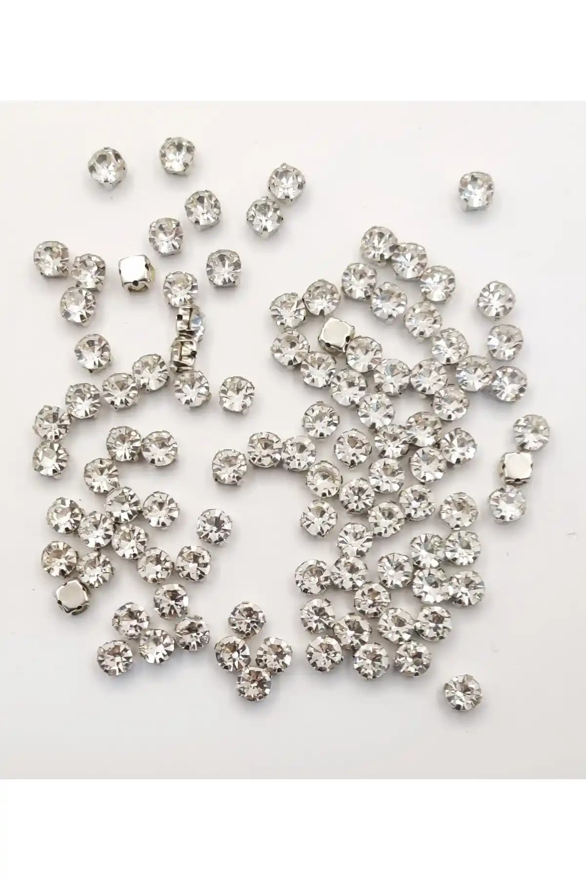 Hasan Erdoğan 6 Mm Kasalı Dikme Yuvarlak Cam Taş Beyoğlu Taşı Dekorasyon ve Tekstil Sektörü İçin