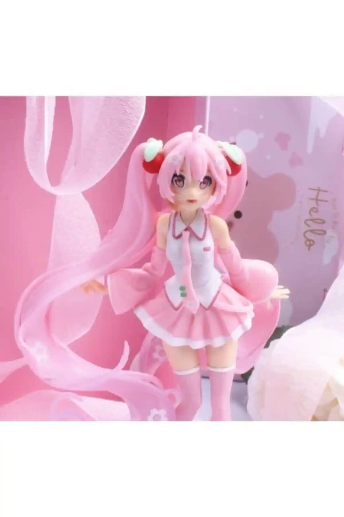 Hatsune Miku Miku Sakura Figürü 15 cm ile Koleksiyonunuza Renk Katın