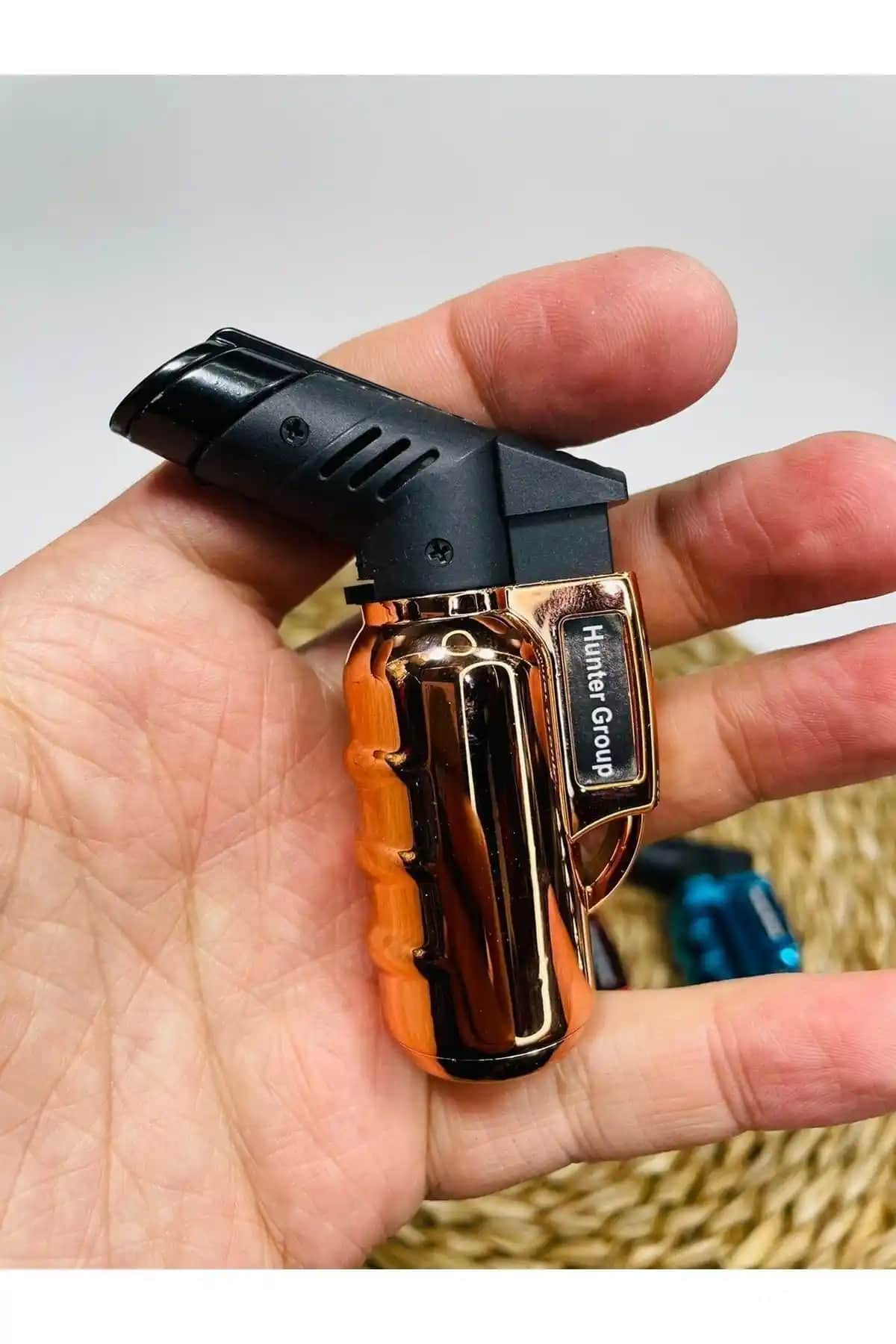 Hunter Plastik Pürmüzlü ve LOCO LOCO Kişiye Özel Çakmak Karşılaştırması