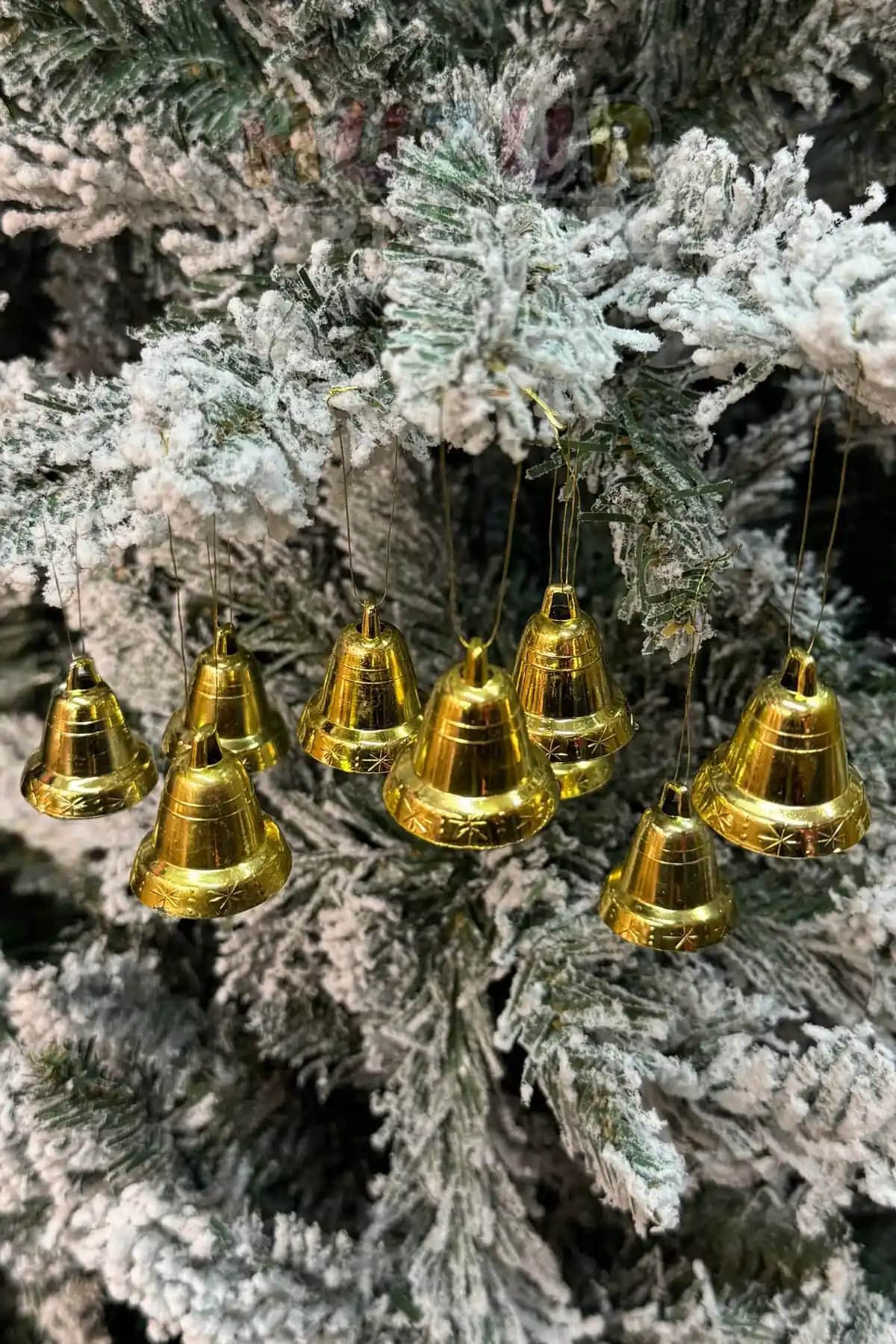 Huzur Party Store ve Parti Dolabı Yılbaşı Süsleri Karşılaştırması