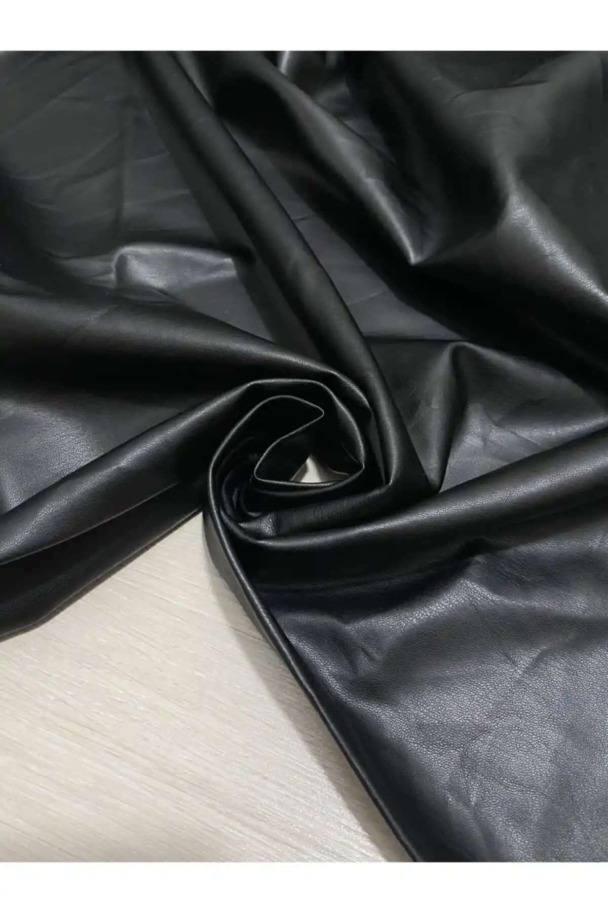 İzmitkumaş ve MKM Suni Deri Kumaş Karşılaştırması: Özellikler ve Kullanım Alanları