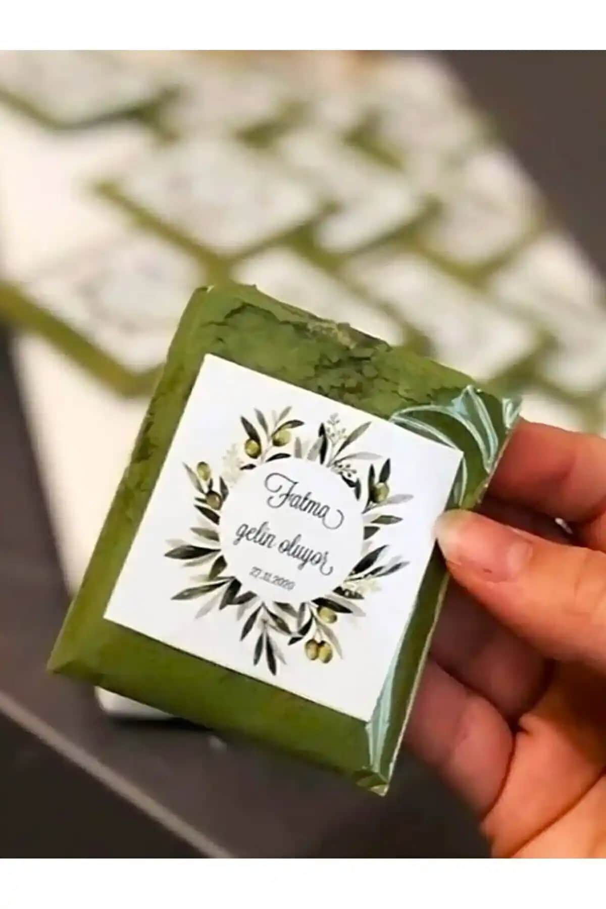 Kına Gecesi Dağıtmalık Hediyelikler Karşılaştırması: Loyapink ve Zeymerade Ürünlerinin Özellikleri