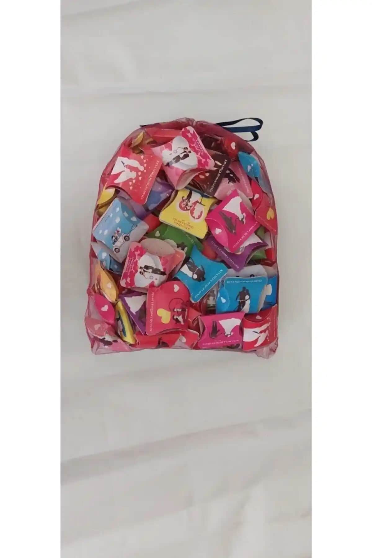 Kına Hediyelik Ürünleri Karşılaştırması: Kınasepeti ve ZEYMERADE Ürünleri Analizi