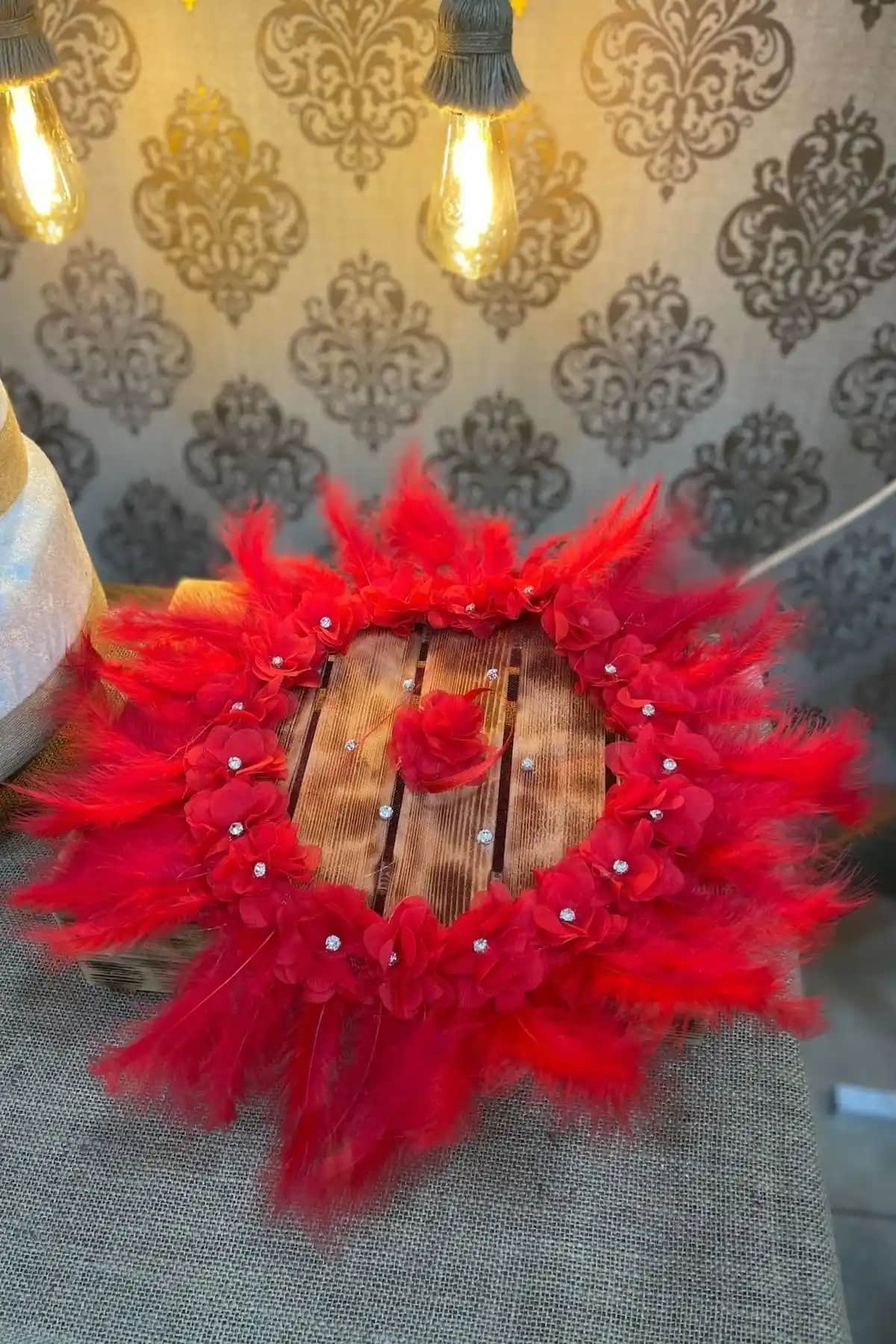 Kırmızı Gelin El Halay Mendili: Geleneksel ve Modern Tasarım ile Düğün Şıklığı