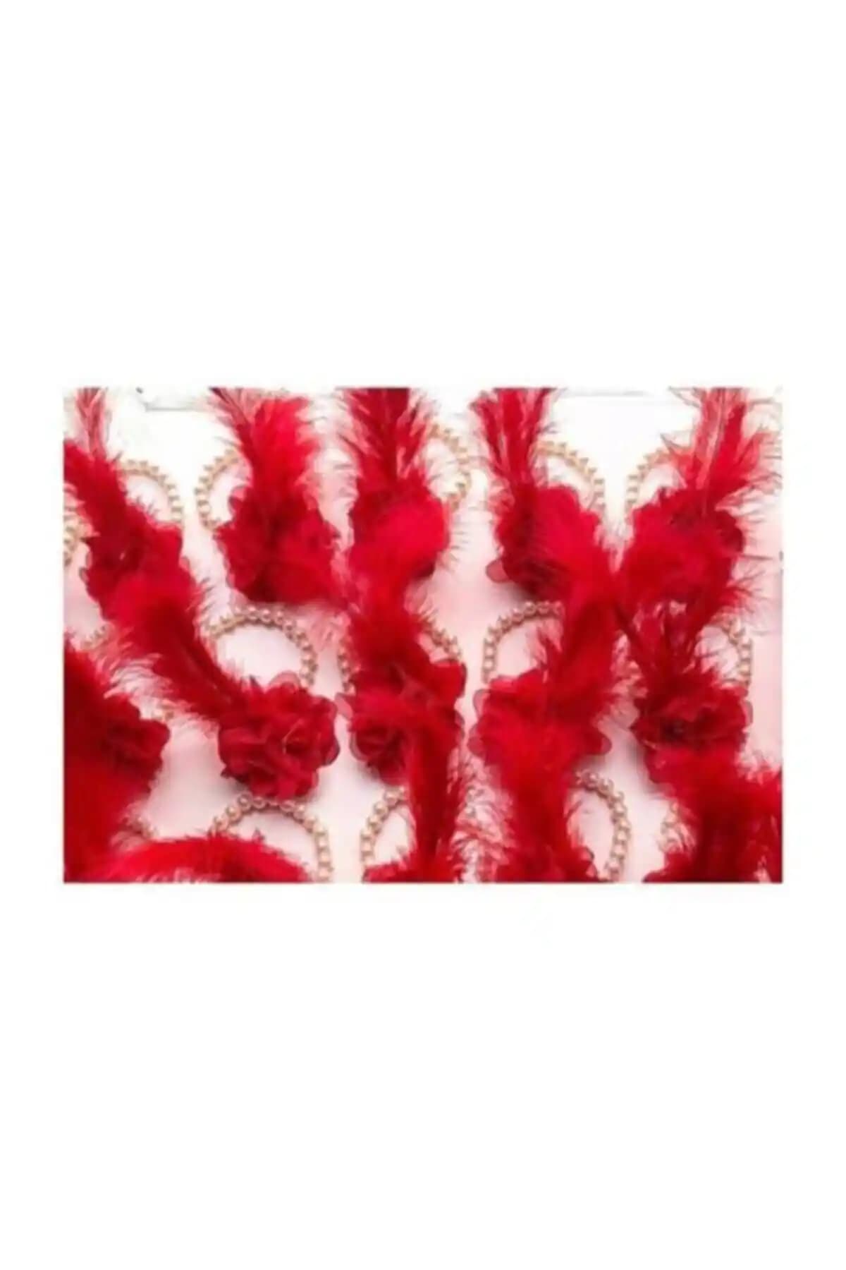 Kırmızı Tüylü Nedime Bilekliği: Geleneksel ve Modern Tasarım ile Dikkat Çekici Aksesuar