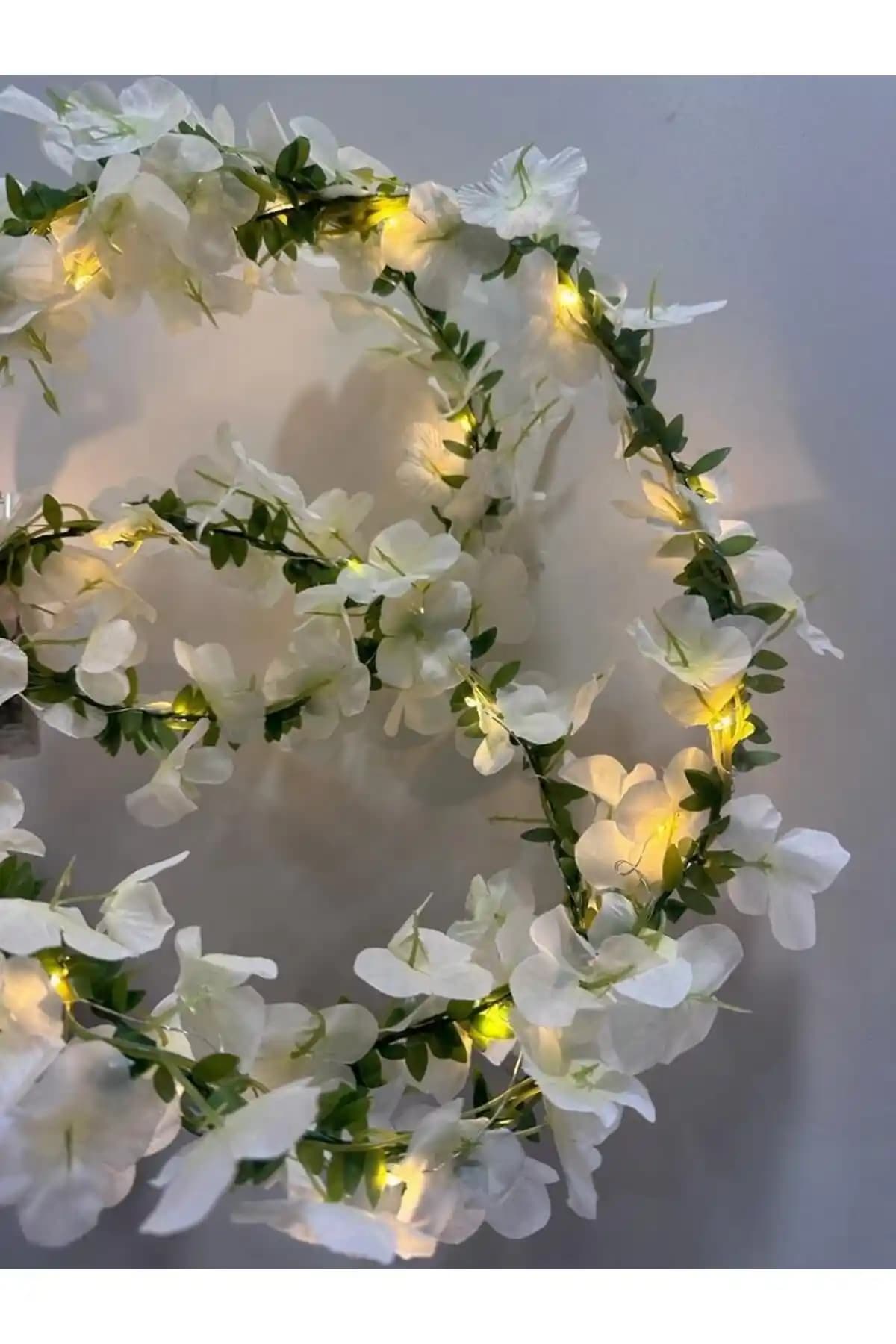 KozmoParti Ürünleri Karşılaştırması: Akasyalı Işıklı Tel Şerit ve Sarmaşık Dekoratif Süs