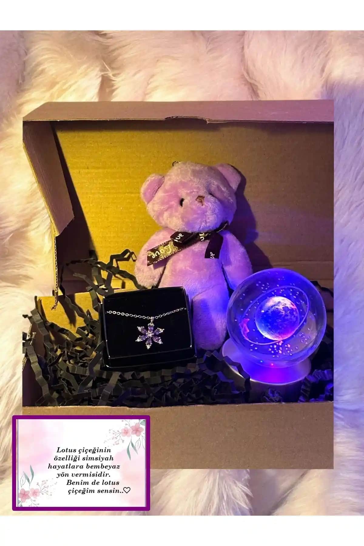 Kristal Cam Işıklı Küre: Satürn ve Lotus Çiçeği Temalı Dekor ve Hediye Seçenekleri