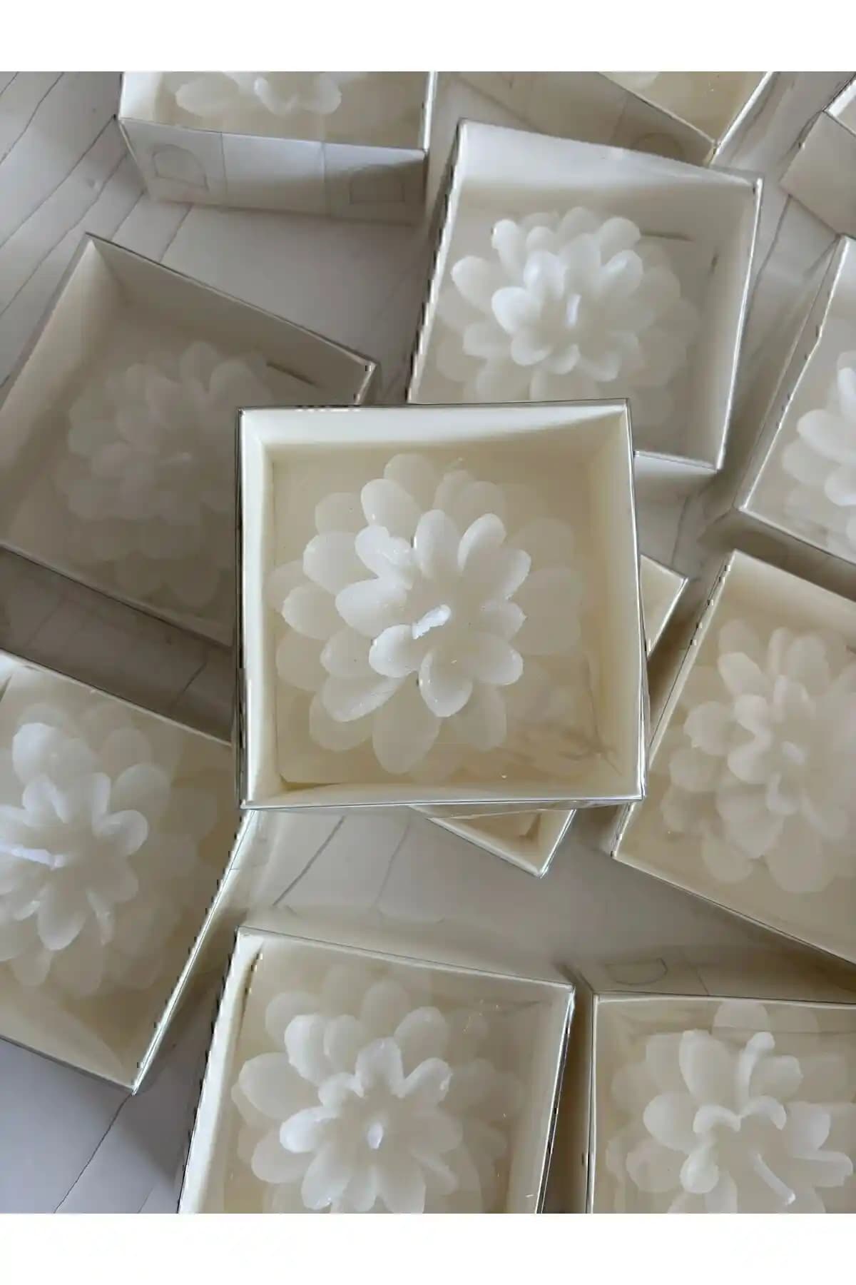 Lotus Mumlar 15 Adet Beyaz Kutuda Şık ve Zarif Dekoratif Mumlar Türkiye Menşei