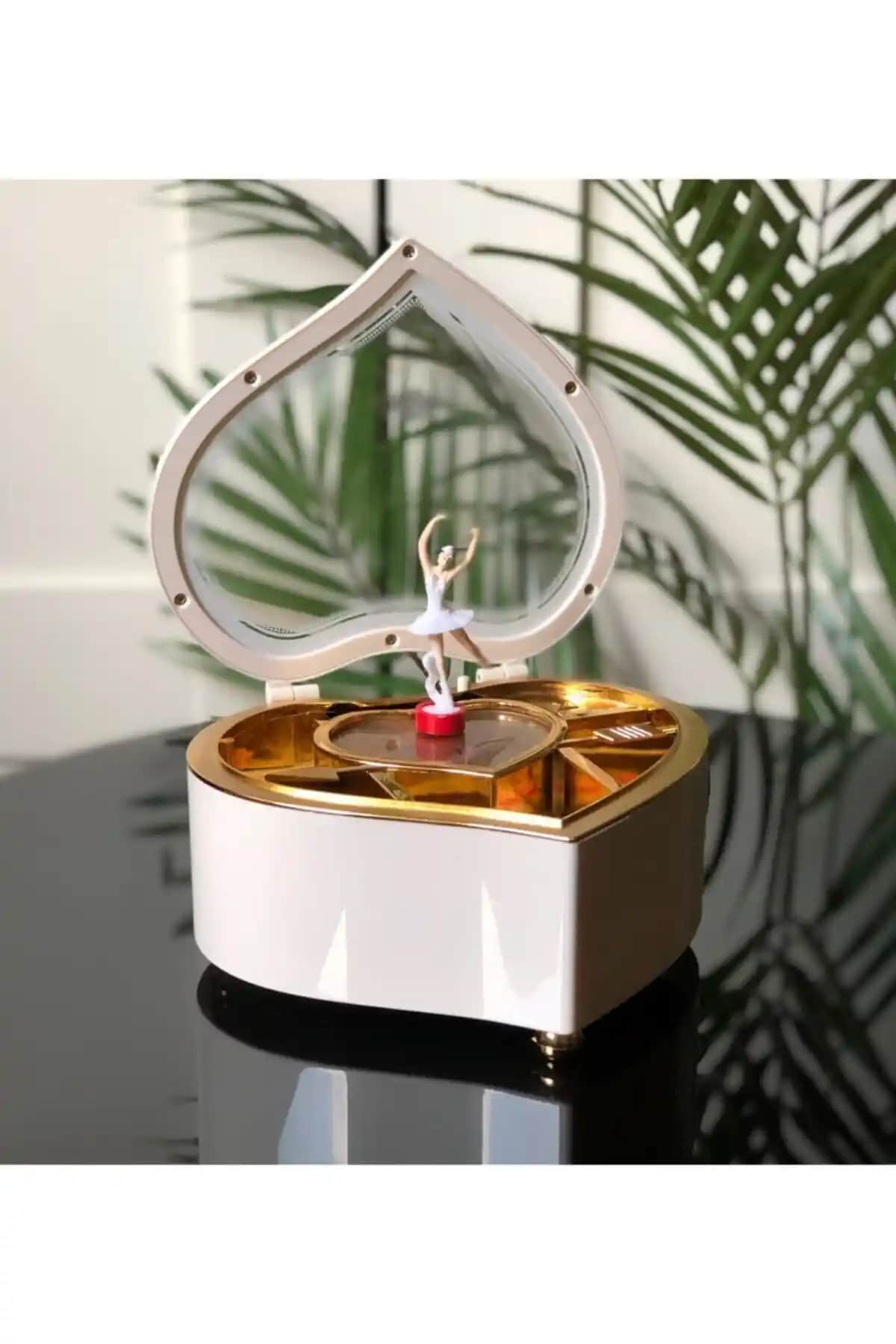 Nostaljik Kalp Şeklinde Balerinli Müzik Kutusu Dekoratif ve Saklama Özelliği ile Öne Çıkıyor