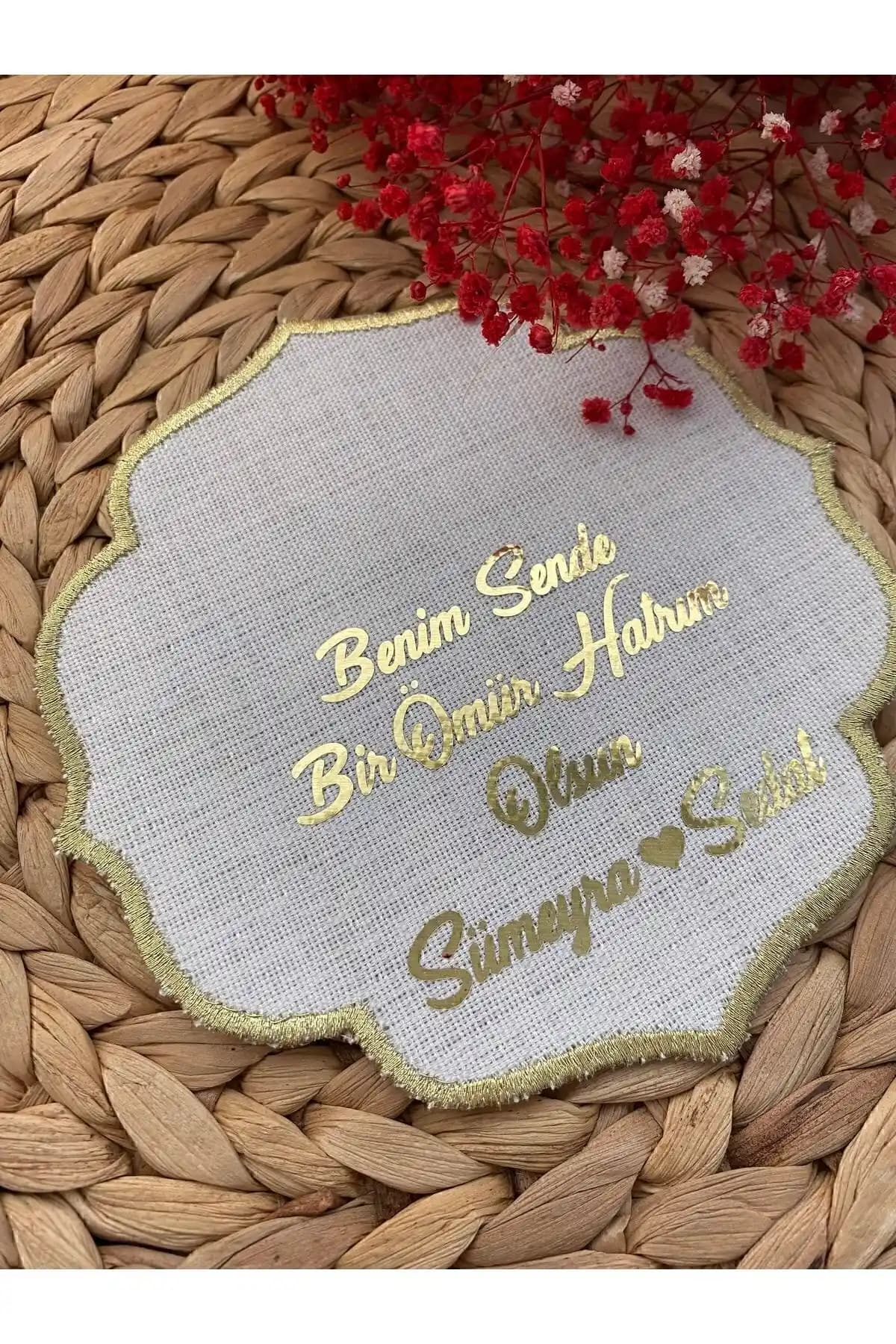 Rima Tasarım Altın Baskılı Peçete: Düğün ve Nişanlarınız İçin Zarif Dekoratif Seçenek