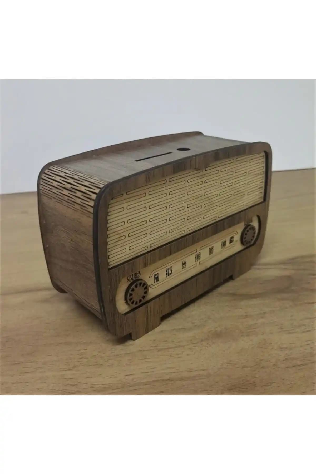 Rustik Ahşap Radyo Kumbara ile Evinize Doğal ve Şık Bir Dekorasyon Katın