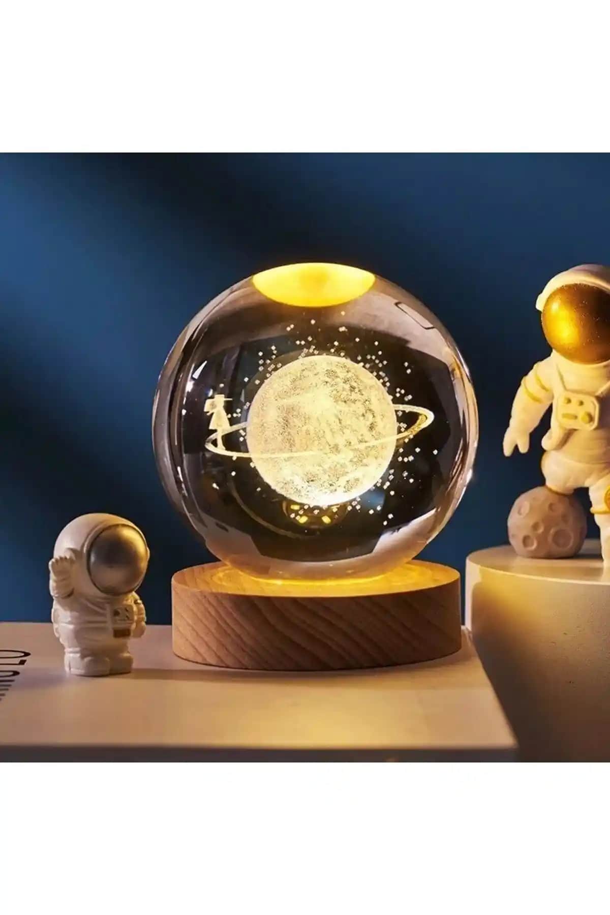 Satürn Temalı LED Işıklı Cam Küre Modern Dekorasyon İçin Uygun Bir Seçenektir