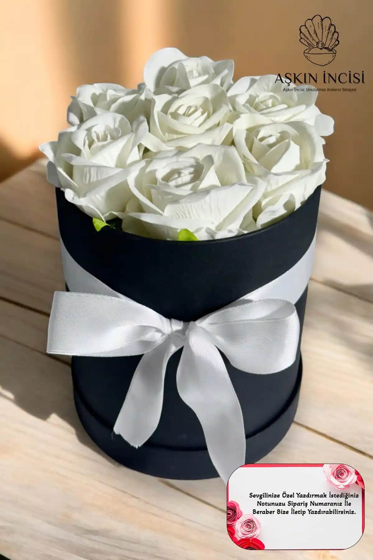 Sevgiliye Özel Gül Kutu: Uzun Ömürlü Yapay Güllerle Anlamlı Hediye Seçeneği