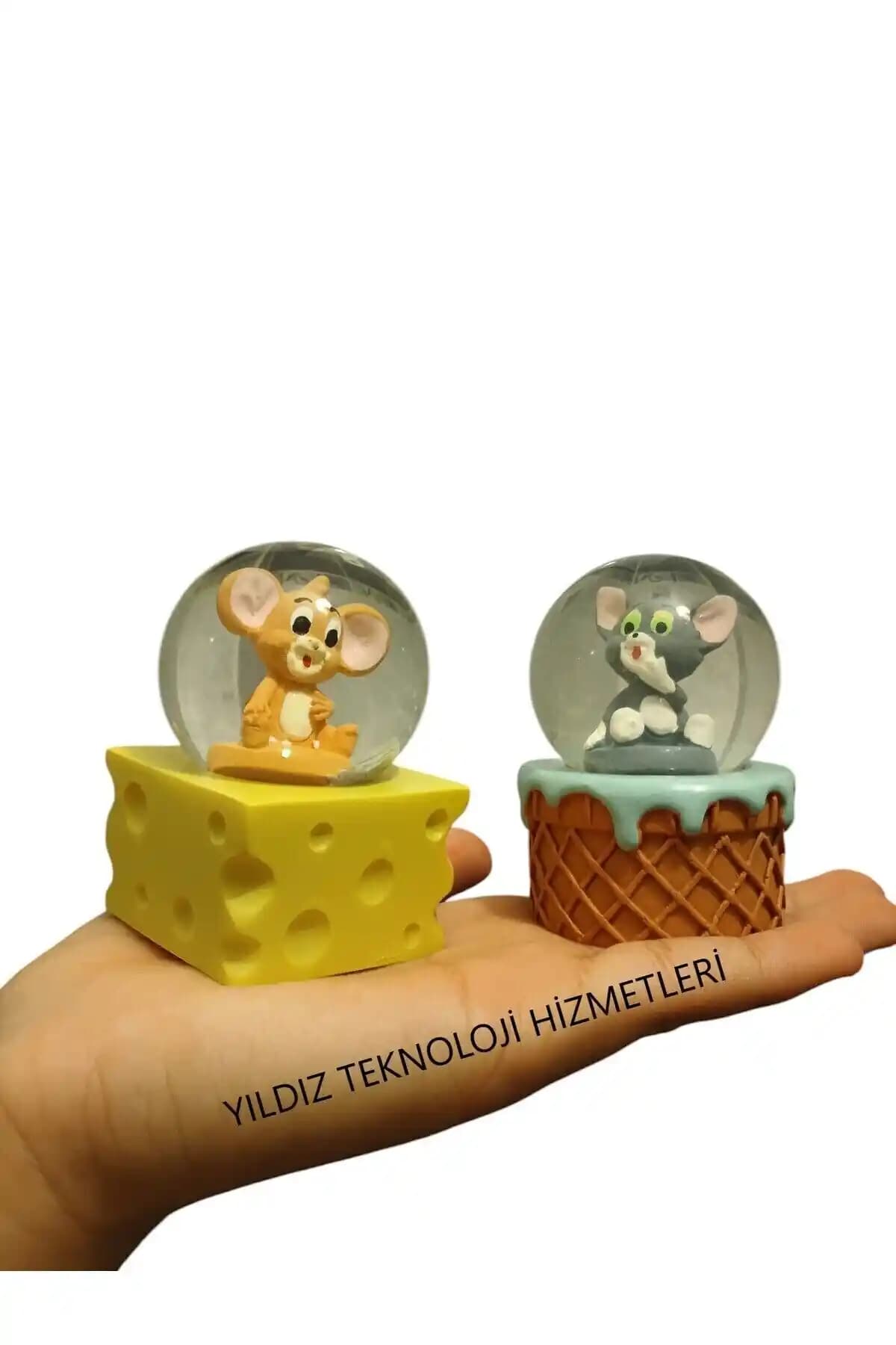 Tom ve Jerry Temalı Işıklı Kar Küresi Çocuklar ve Dekorasyon Severler İçin Ürün