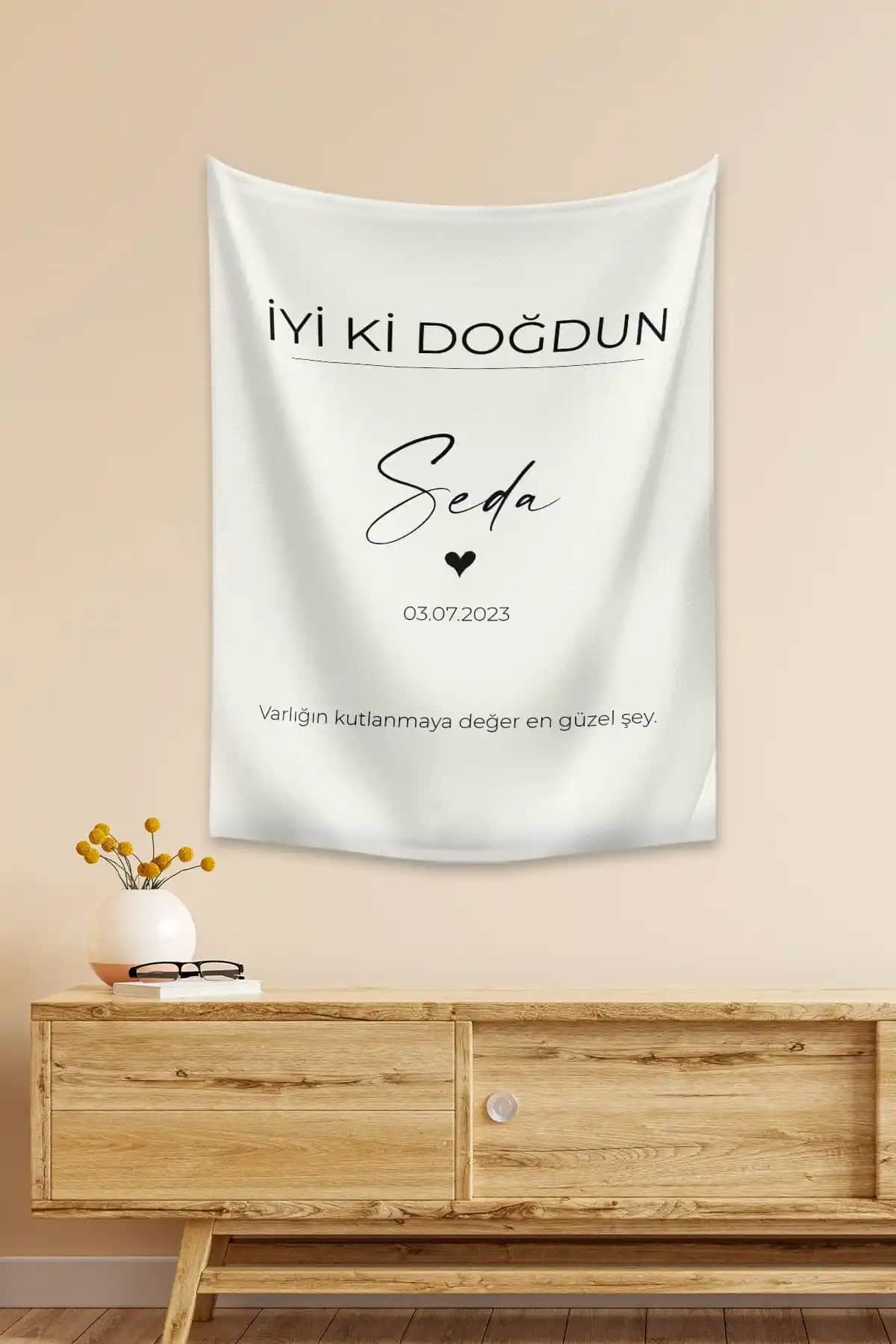 Vagonik Kişiye Özel Doğum Günü Duvar Örtüsü Şık ve Kaliteli Dekorasyon Seçeneği