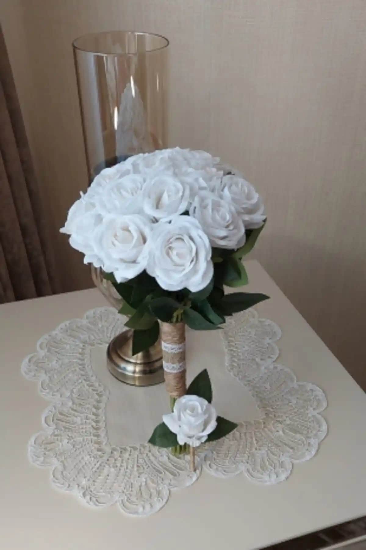 Verda Çerçeve Hkm Ticaret'in Modern Yapay Gelin ve Damat Yaka Çiçeği Setleri