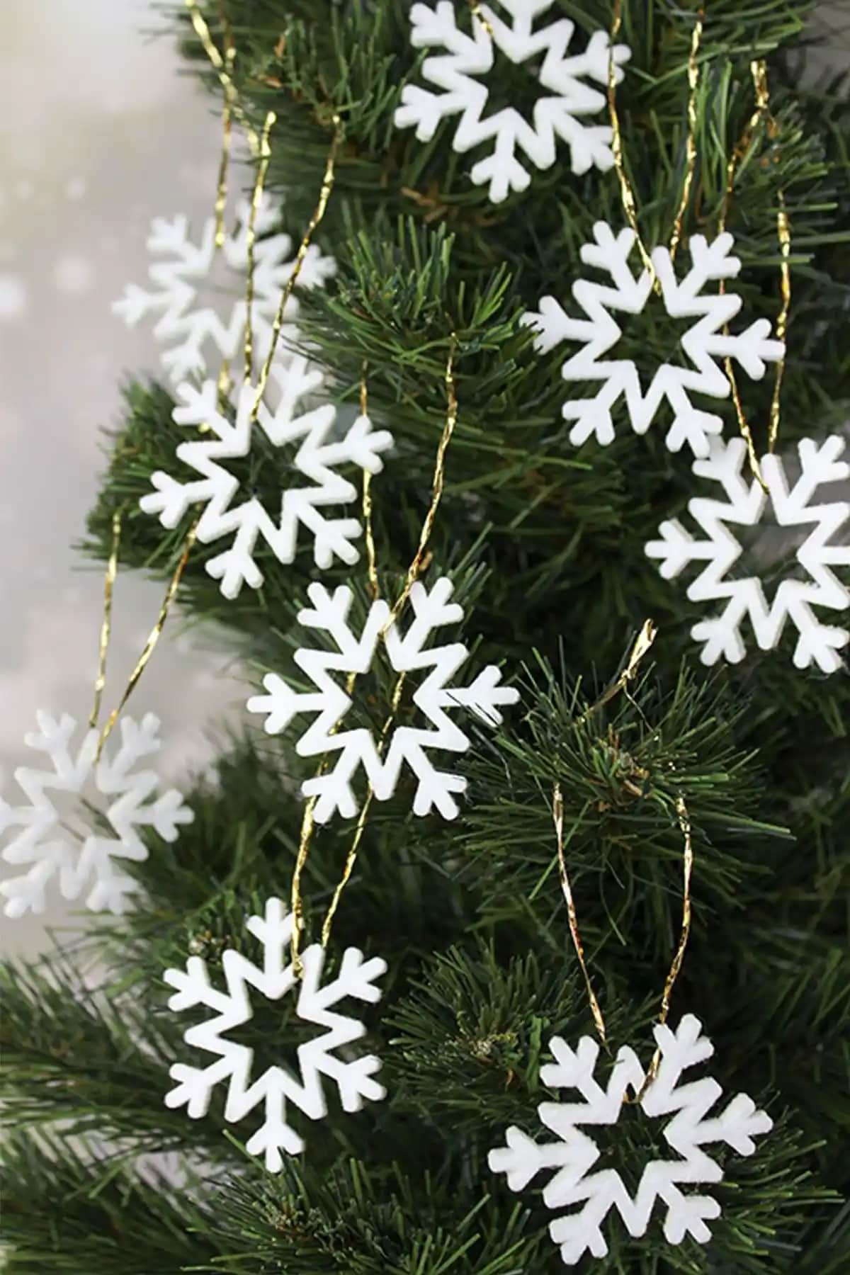 Yılbaşı Çam Ağacı Süsleri Seti: Kaliteli ve Şık Dekorasyon Malzemeleri