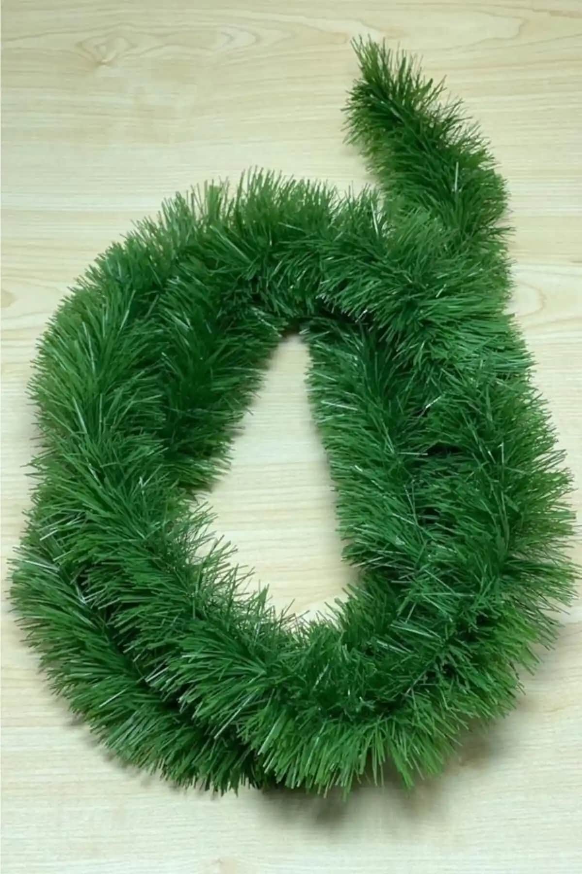 Yılbaşı Süsleme Ürünleri Karşılaştırması: BeySüS ve Genel Markalar Çam Dalı Garlandları