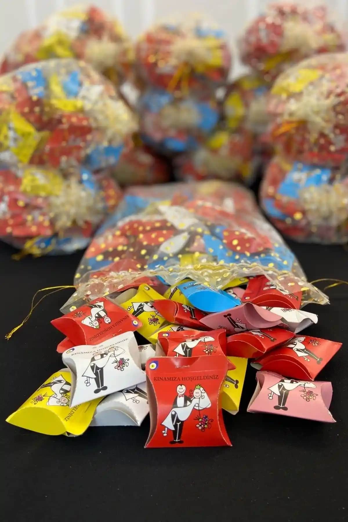 Zeymerade Dağıtmalık Hediyelik Kına Seti - Ekonomik ve Renkli Kutularla Güvenli Kullanım